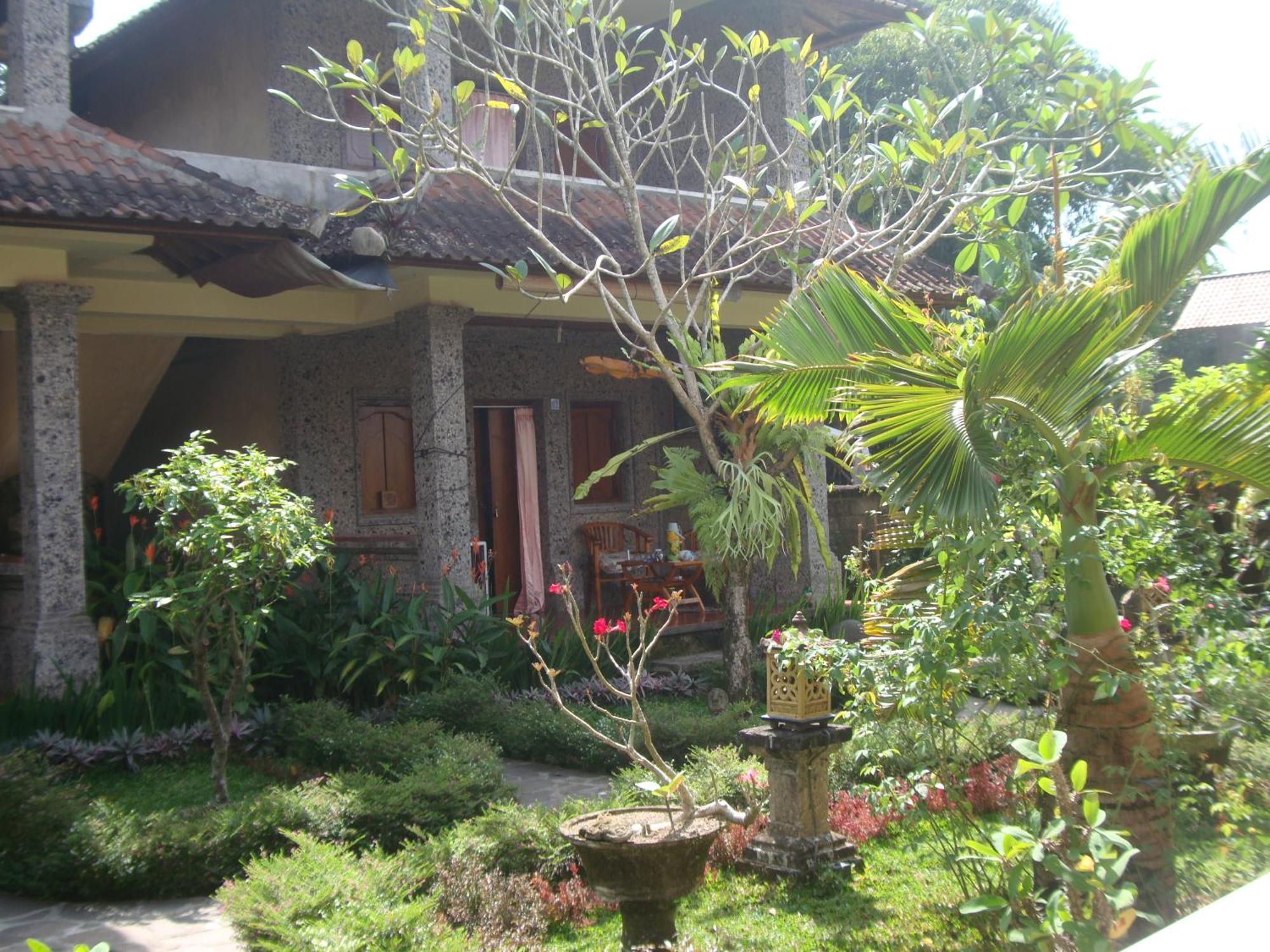 Gusti Home Stay Ubud Exterior foto