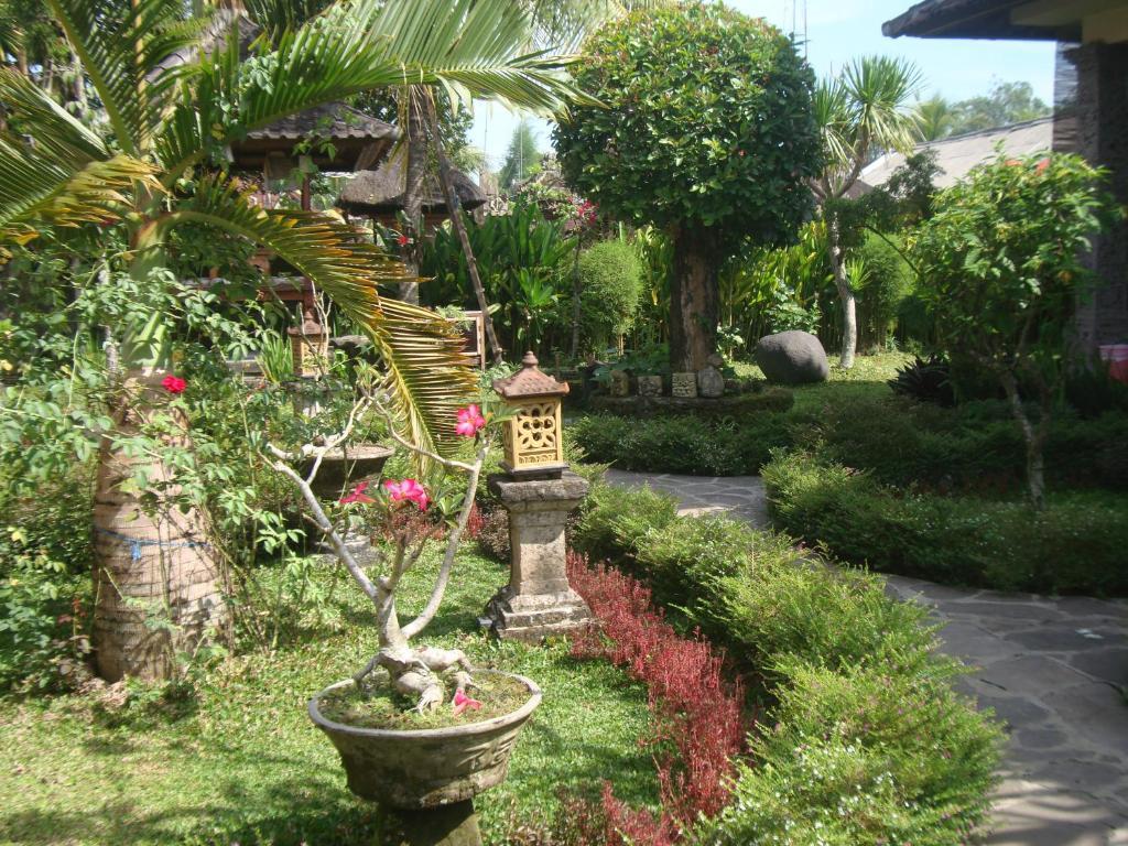 Gusti Home Stay Ubud Exterior foto