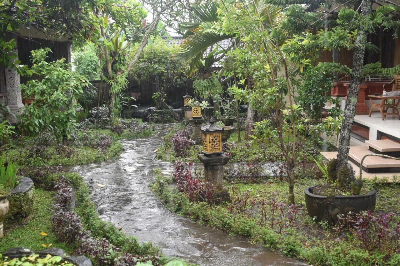 Gusti Home Stay Ubud Exterior foto